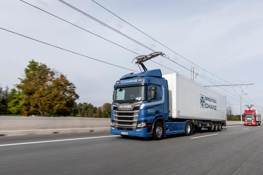 First eHighway in Germany In August 2017, Siemens Mobility was commissioned by the state of Hesse to build an overhead contact line for electrified freight transport on a ten-kilometer stretch of autobahn. With this field trial, the eHighway is being tested on a public highway in Germany for the first time. The system was installed on the A5 autobahn between the Zeppelinheim/Cargo City Süd interchange at the Frankfurt Airport and the Darmstadt/Weiterstadt interchange.