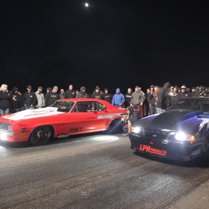 Detroit’s Brian “Chucky” Davis and Mike Murillo of Team Texas get ready to race.