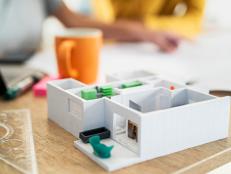 Building with 3D printing technology is sparking widespread interest in the construction industry. Besides reducing waste and our impact on the environment, it can speed up construction from weeks, or months, to days. Projects that use simple raw materials like soil, straw, and even salt, can be built in a fraction of the time and cost of traditional construction.